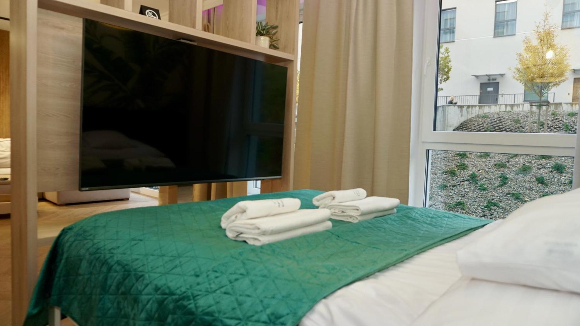 Castle Apartments - King ออชเวียนชิม ภายนอก รูปภาพ